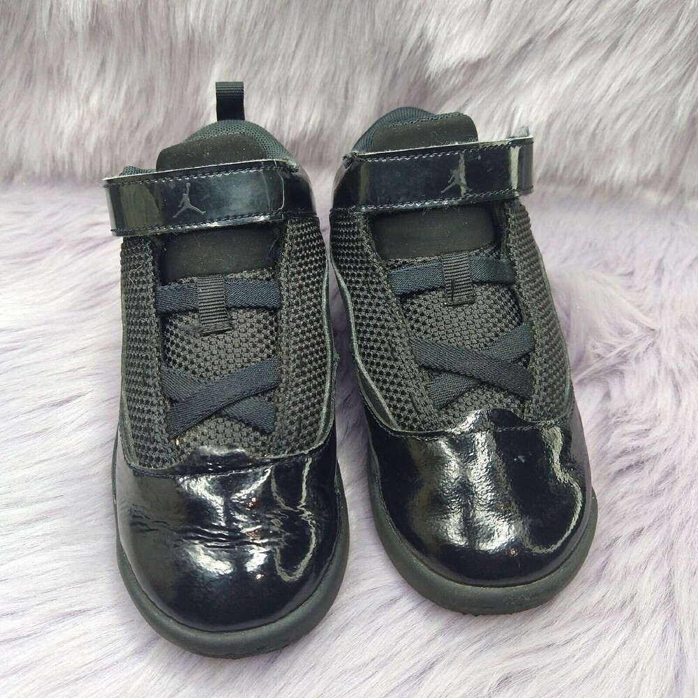 Nike Air Jordan Max Aura 2 Shoes Black Toddler Size 10C CN8096-005 Hook Loop